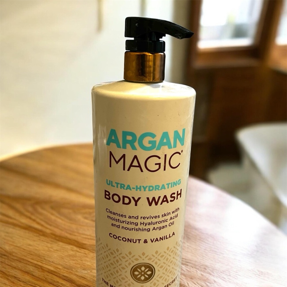 Ultra-Hydrating Coconut & Vanilla Body Wash - White